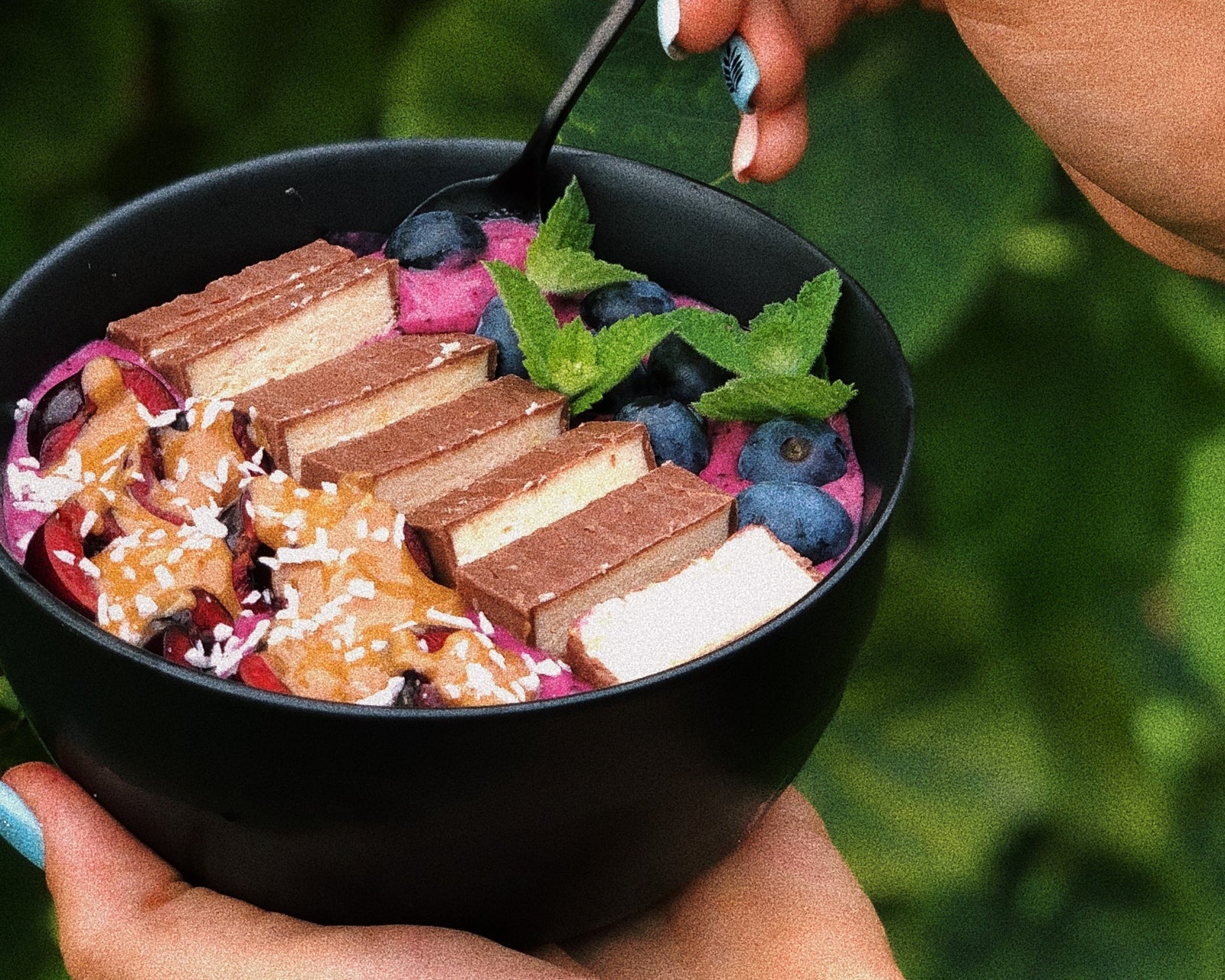 Proteīna smūtija bļoda ar kolagēna dienas devu - Vitamins.lv